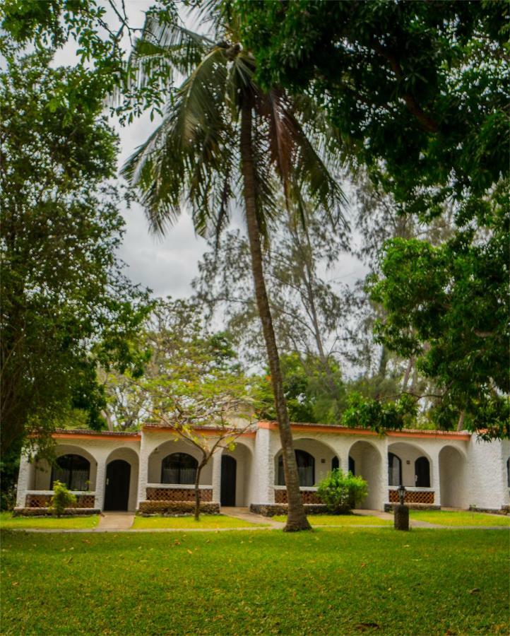 Diani Sea Lodge Diani Beach Kültér fotó