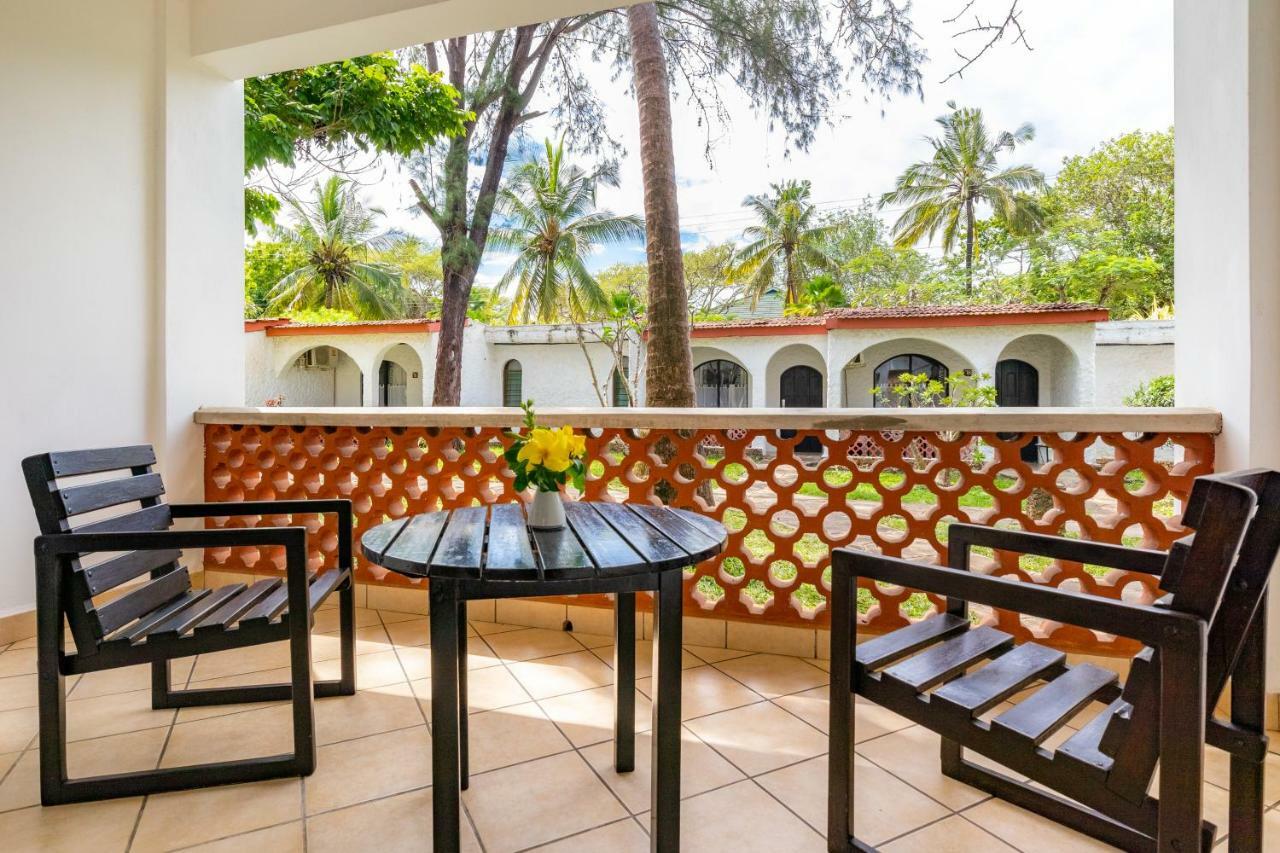 Diani Sea Lodge Diani Beach Kültér fotó